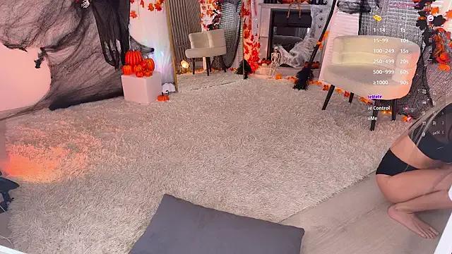 mikkixmeow on StripChat