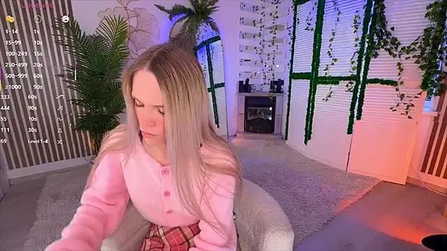 mikkixmeow on StripChat