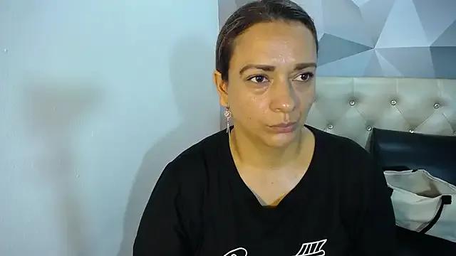 Milf-Prettyboobs on StripChat