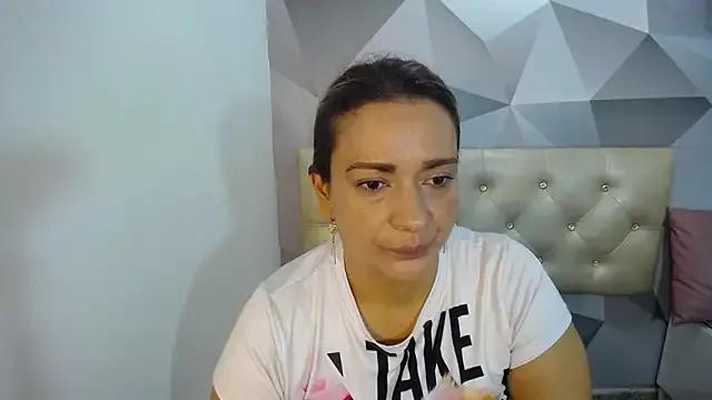 Milf-Prettyboobs on StripChat