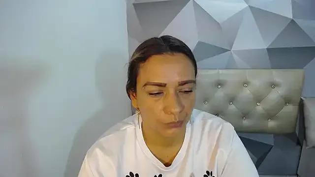 Milf-Prettyboobs on StripChat