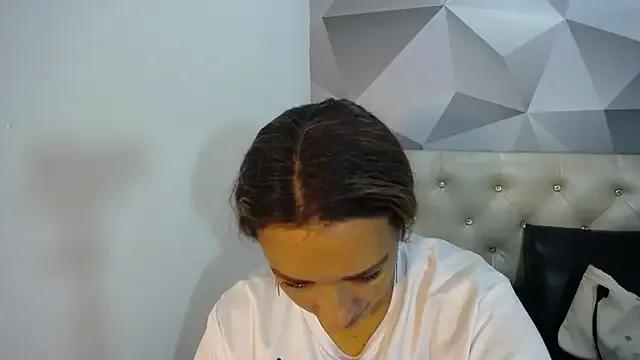 Milf-Prettyboobs — Show boobs + play with nipples