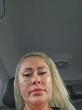 MILFBARBY on StripChat