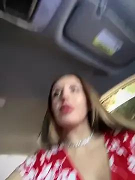 MilfNextDoor20 on StripChat