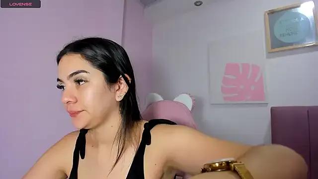 milk_candy18 on StripChat