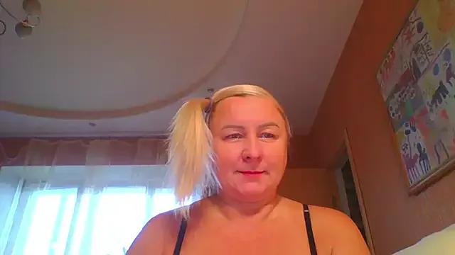 mira_robinsonnn on StripChat