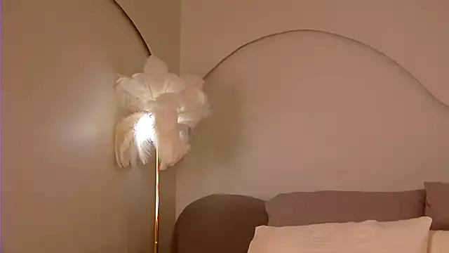 MiraBliss on StripChat