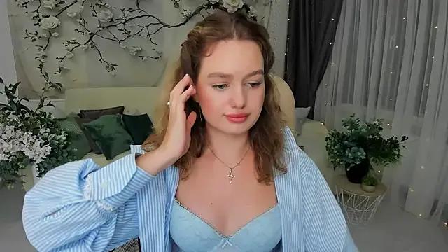 MiracleCurly on StripChat