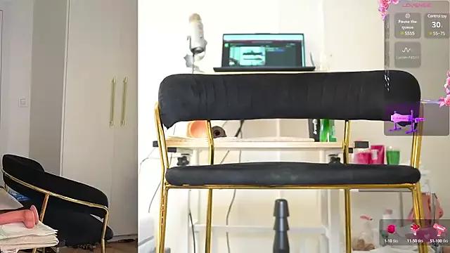 Miss69Ri99 on StripChat