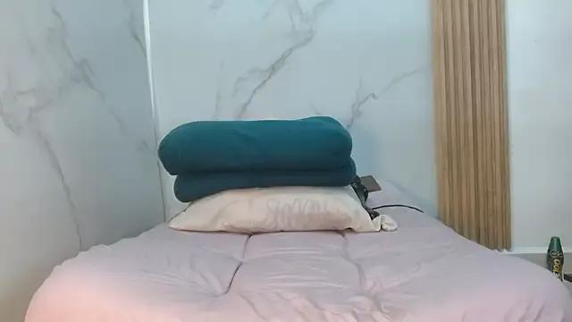 mollyguns on StripChat