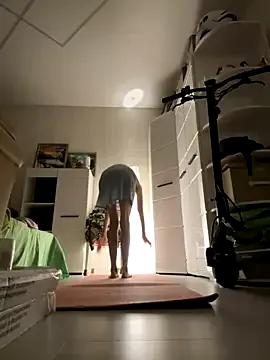 MollyStory on StripChat