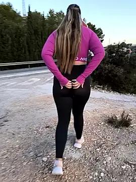 Mona_Plus on StripChat