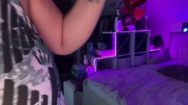 Monageil on StripChat