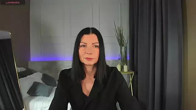 MonicaCheerful on StripChat