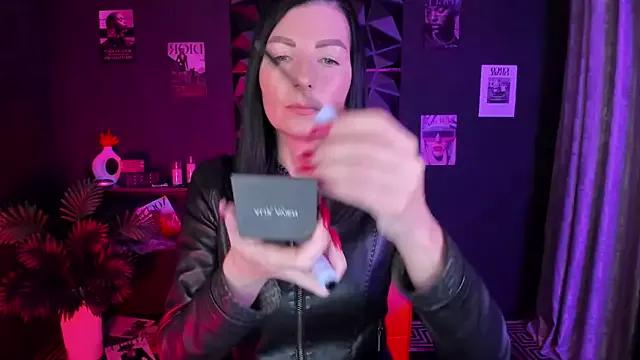 MonicaCheerful on StripChat