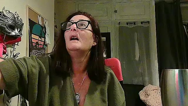 Mrs-Ivy on StripChat