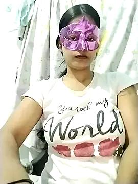 ms-naina on StripChat