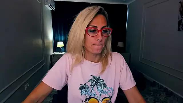 MuseOfStage on StripChat