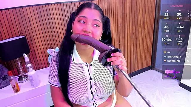 mysticlatina1 on StripChat