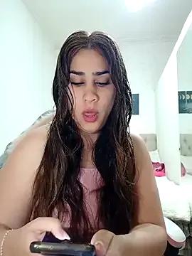 nahiarabiel33 on StripChat