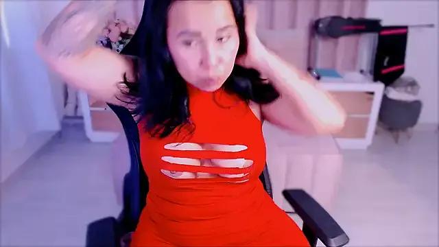 Natural_BIGASS_Nina on StripChat