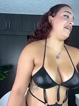 NaughtyNinnaXXX on StripChat