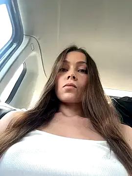 nicole111 on StripChat