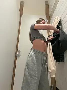 nicole111 on StripChat