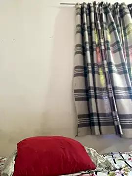 Nicole_cute1 on StripChat