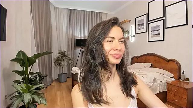 NicoleLuv on StripChat