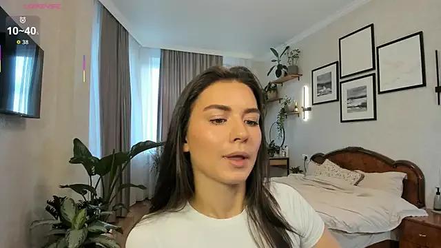 NicoleLuv on StripChat