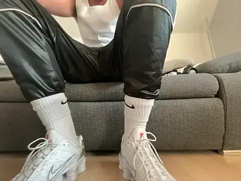 nikeaddicted2 — Make me naked