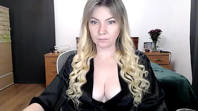 ParadiseAlina on StripChat