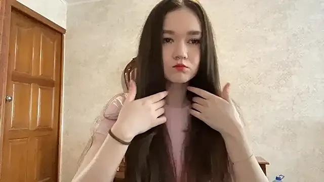 Pikmigirl18 on StripChat