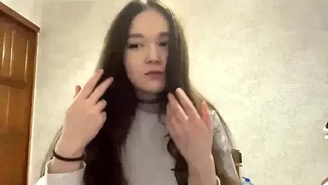 Pikmigirl18 on StripChat