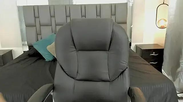 pretty_ariiel on StripChat