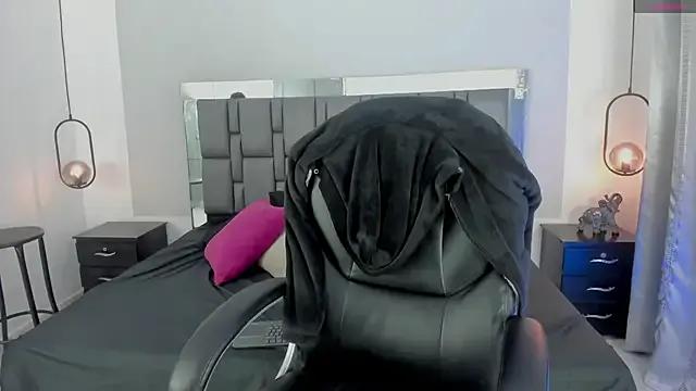 pretty_ariiel on StripChat