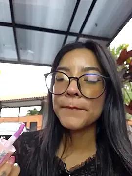 Pretty_roxxyy on StripChat