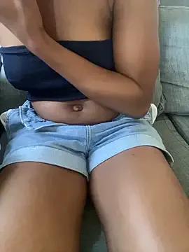 PrettyNina77 on StripChat