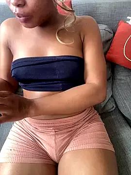 PrettyNina77 on StripChat