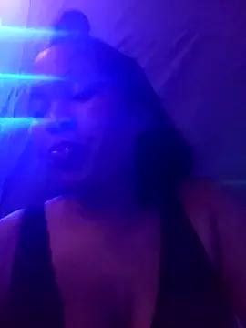 QUEENOFSQUIRT02 on StripChat