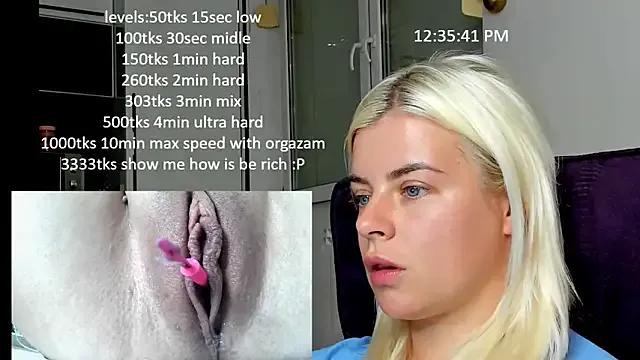 queenofthenighttt on StripChat