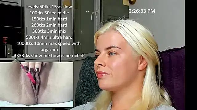 queenofthenighttt on StripChat