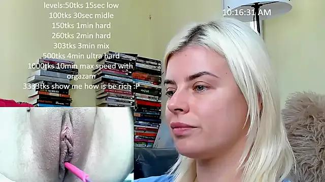 queenofthenighttt on StripChat