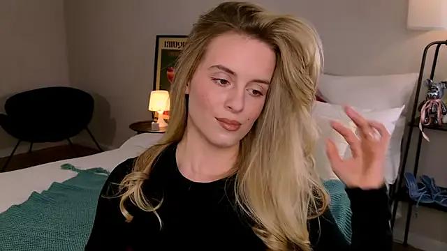 RozzitaBedberry on StripChat