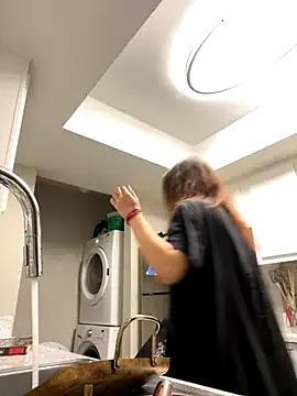 SafeinouterSpace on StripChat