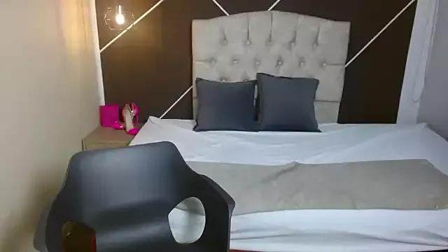 ScarletHott_ on StripChat