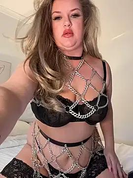 Scottish_Milf_Bella_xo — Tits Out for show 