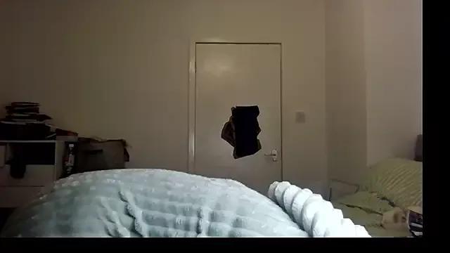 Scottishzara on StripChat