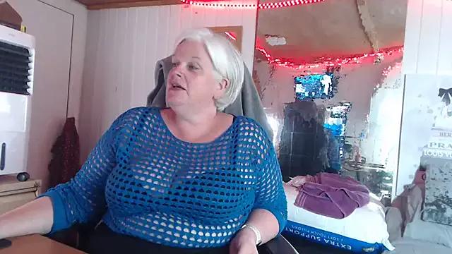 sexychazza16 on StripChat